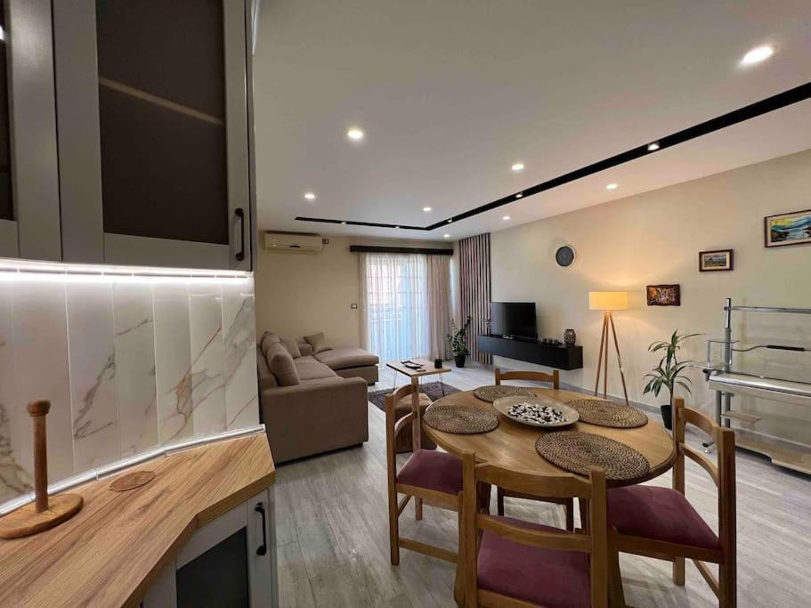 Great Apartament Near Lake & Blloku Area Tirana Kültér fotó